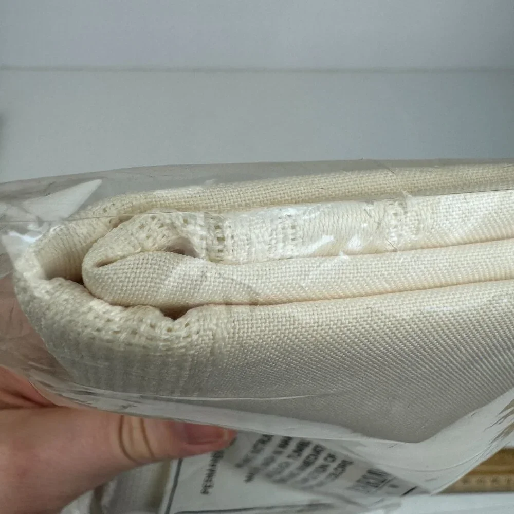 Vtg Bardwil Linens Pack of 4 Cloth Dinner Napkins 17inchx17 inch Off White Cream